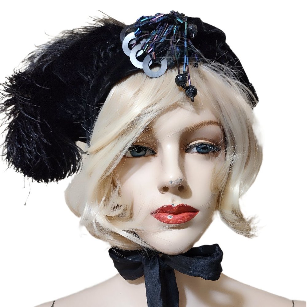 Antique Victorian / Edwardian Black Silk Velvet Beret with BEAUTIFUL Beadwork an